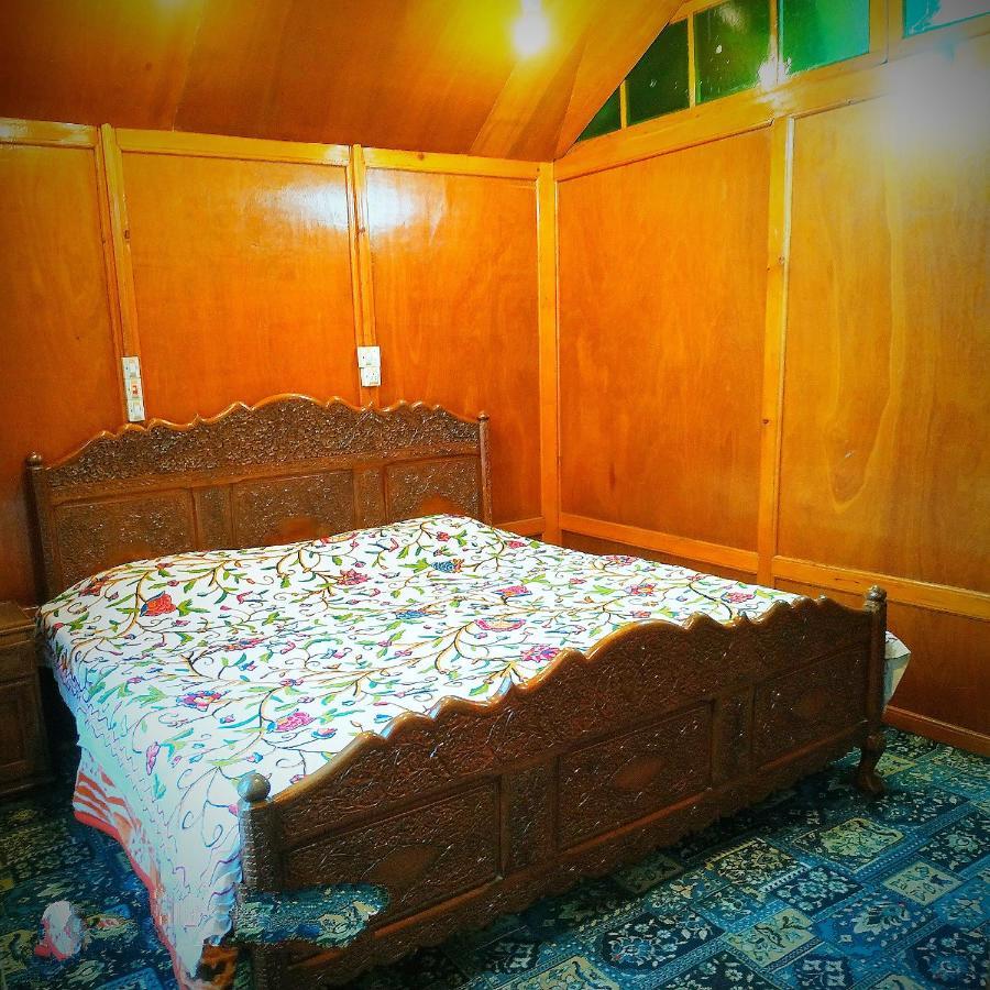 Green View Group Of Houseboats Otel Srīnagar Dış mekan fotoğraf